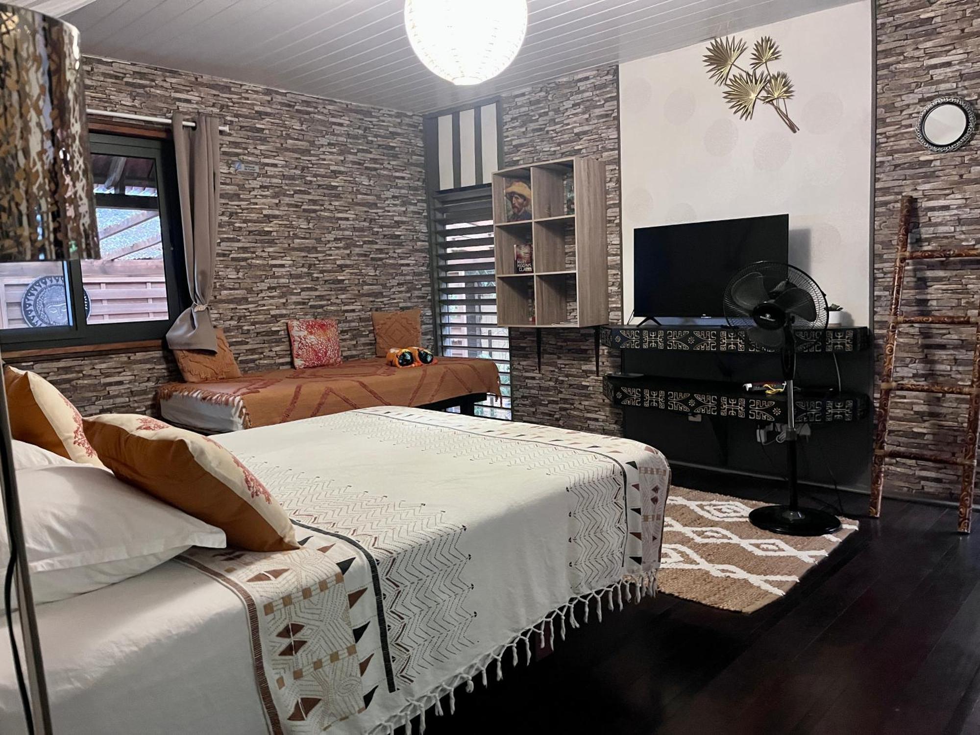 Faaora Lodge, Little Paradise Haapiti ภายนอก รูปภาพ