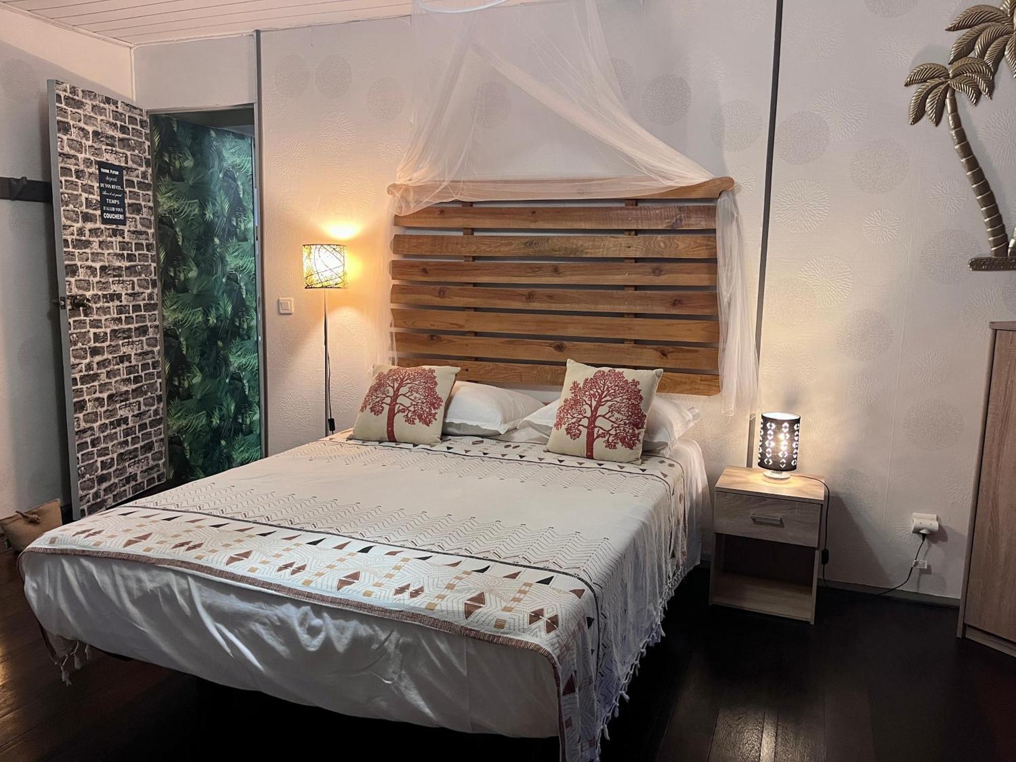 Faaora Lodge, Little Paradise Haapiti ภายนอก รูปภาพ