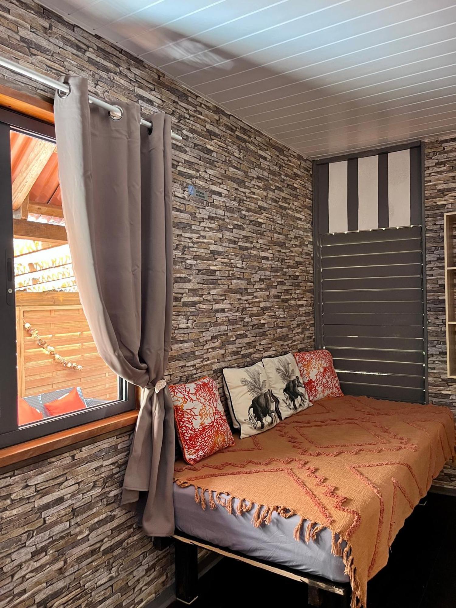 Faaora Lodge, Little Paradise Haapiti ภายนอก รูปภาพ