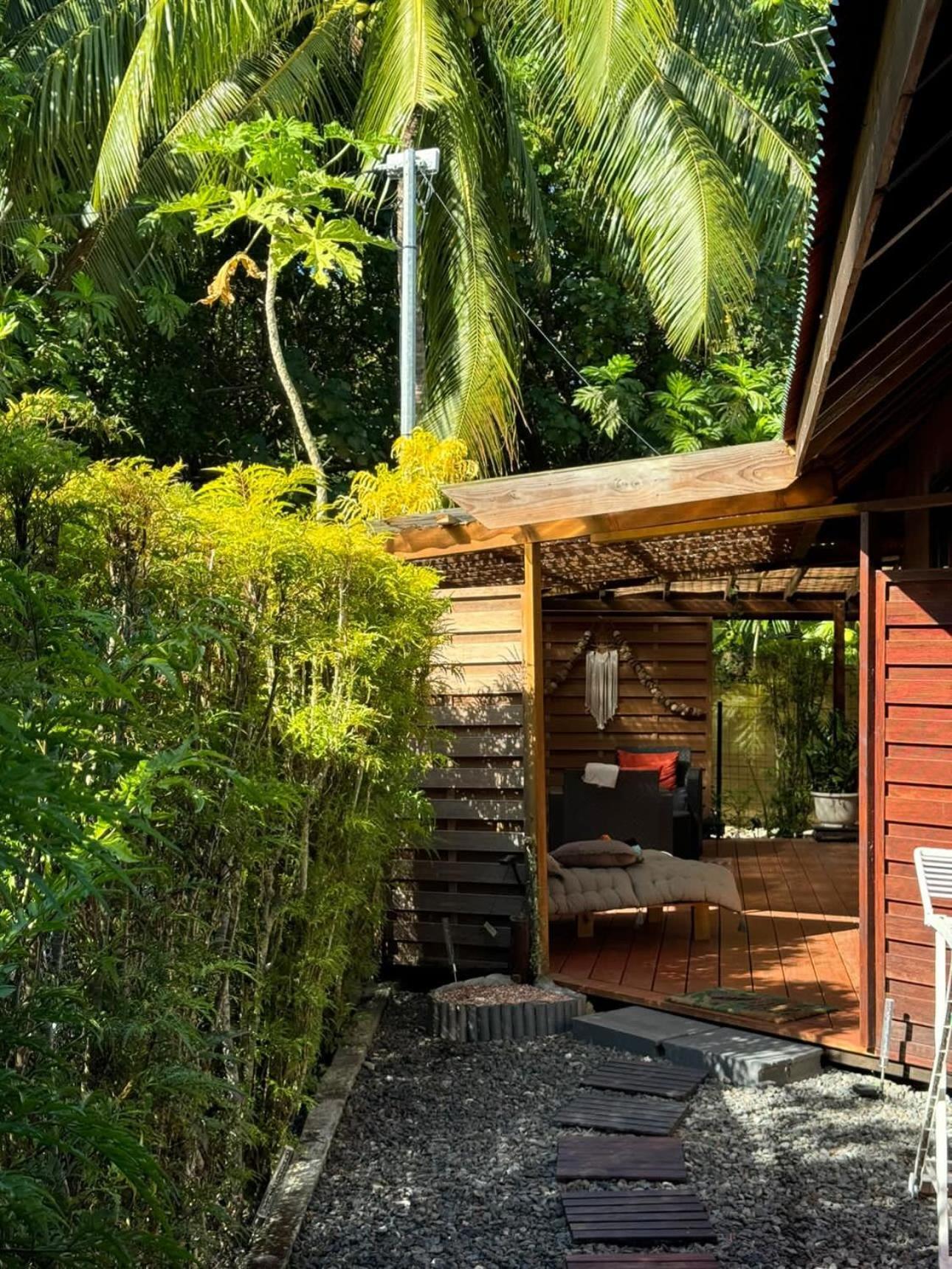 Faaora Lodge, Little Paradise Haapiti ภายนอก รูปภาพ
