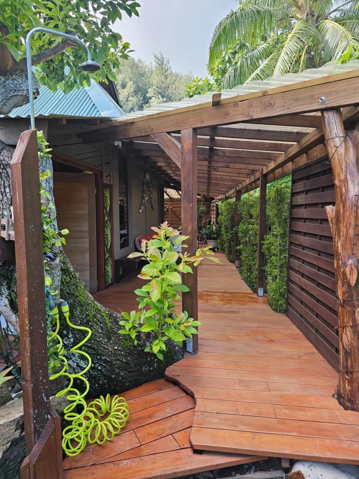 Faaora Lodge, Little Paradise Haapiti ภายนอก รูปภาพ