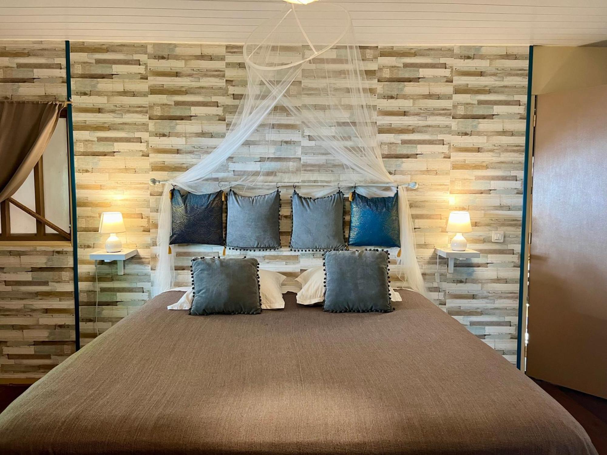 Faaora Lodge, Little Paradise Haapiti ภายนอก รูปภาพ