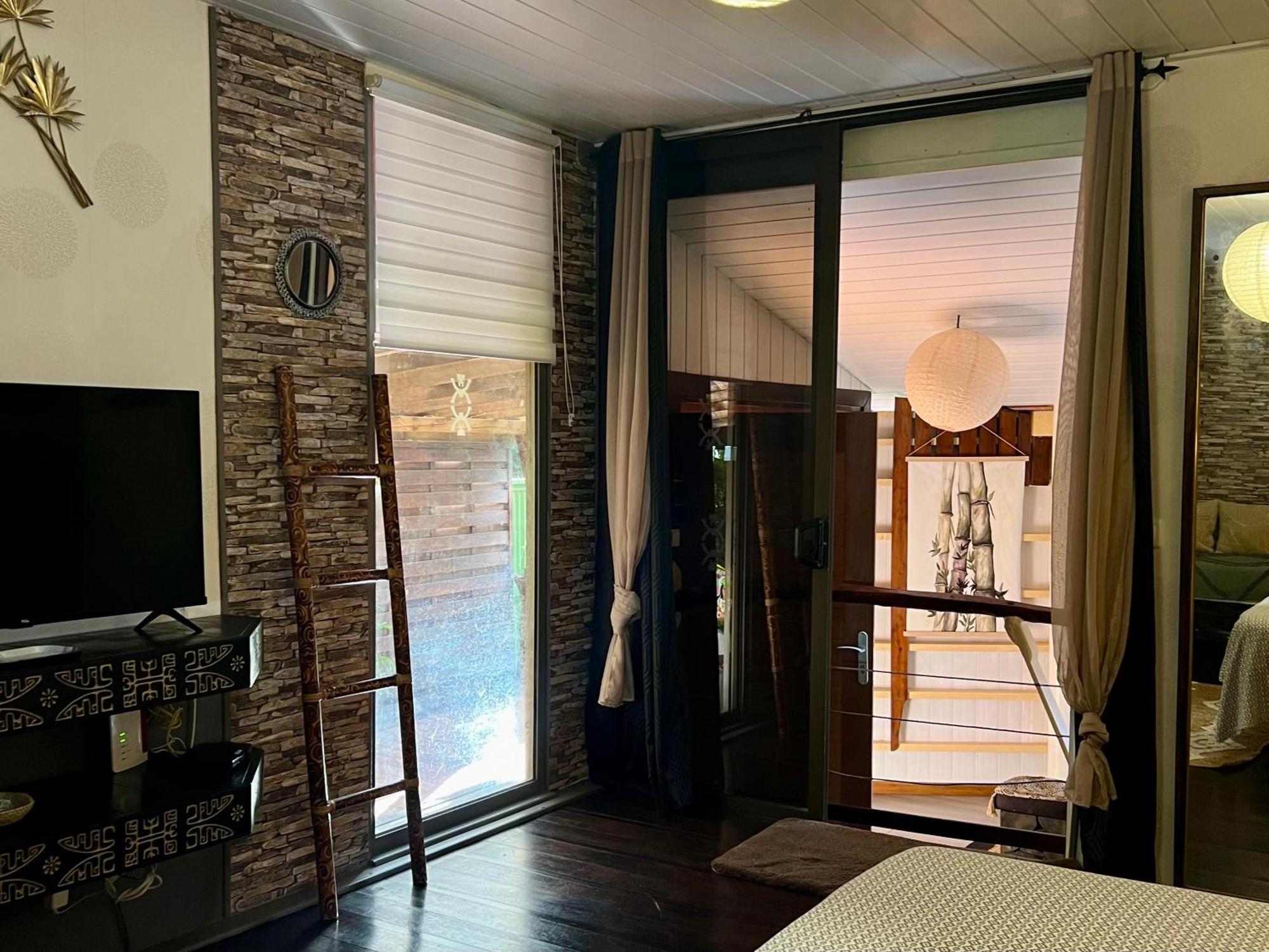 Faaora Lodge, Little Paradise Haapiti ภายนอก รูปภาพ